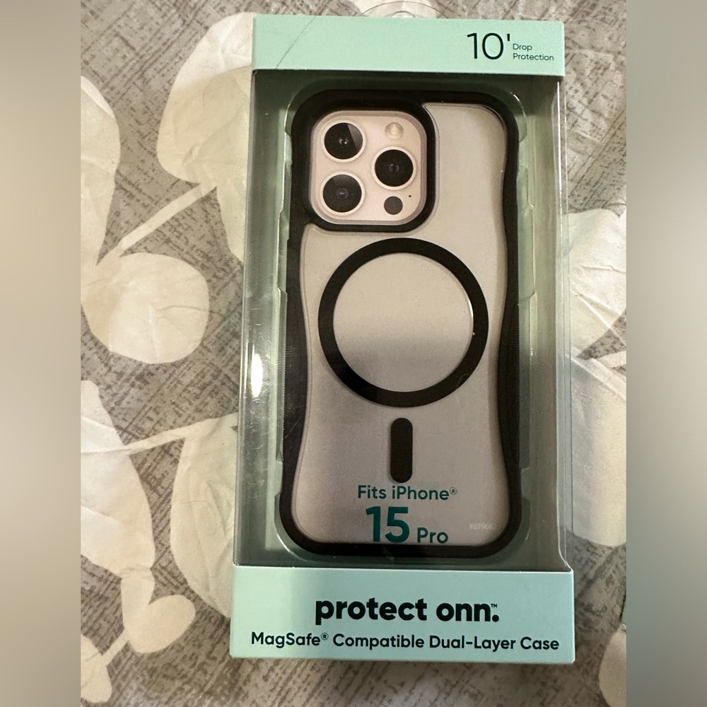 MagSafe IPhone 15 Pro case